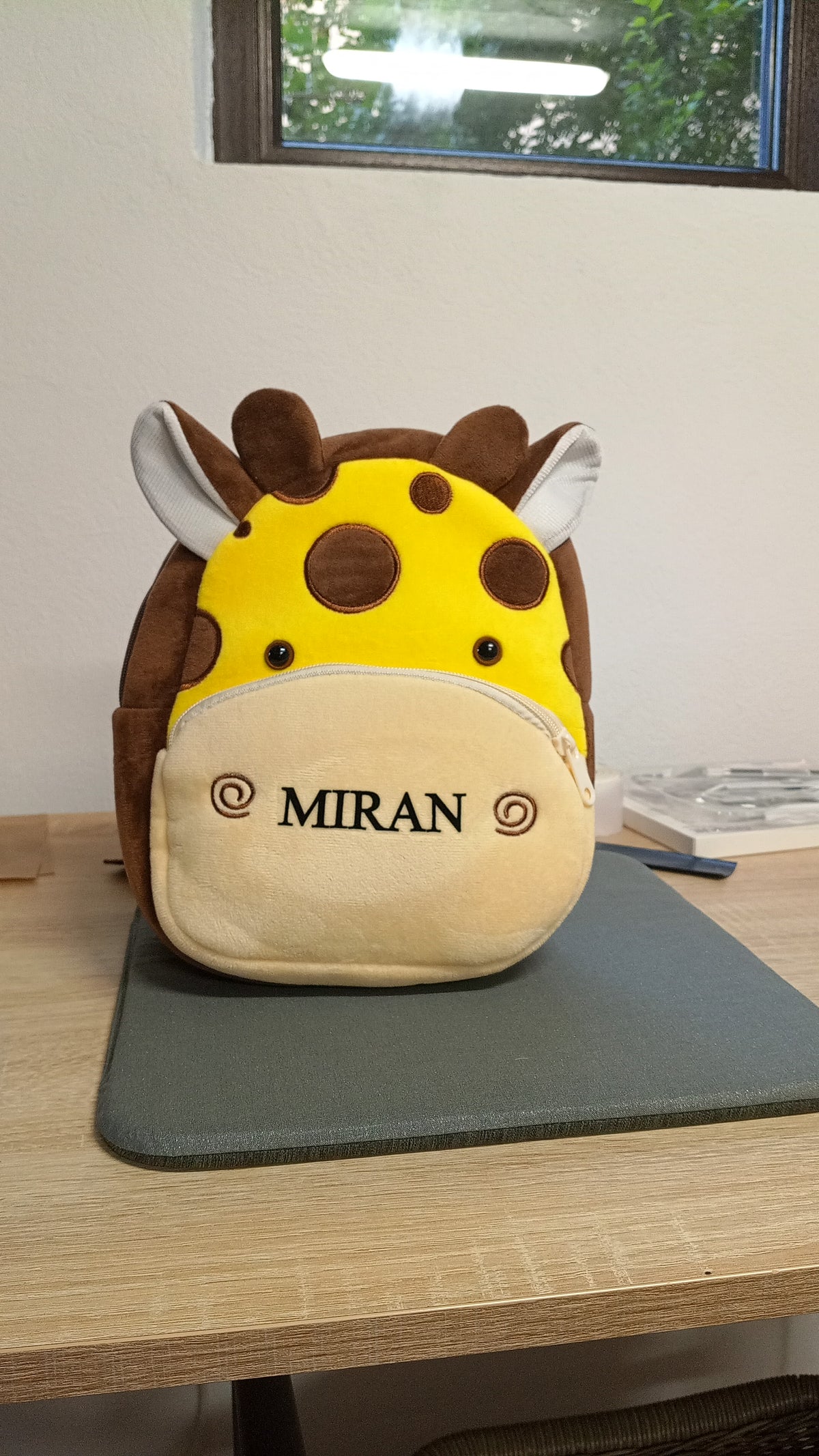 Ghiozdan Gradinita,  model Girafa