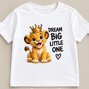 Tricou personalizat copii – Dream Big Little One, pui de leu cu coroană