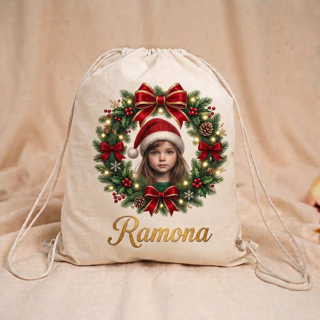 Săculeț personalizat de Crăciun cu fotografie și coroniță cu fundițe roșii