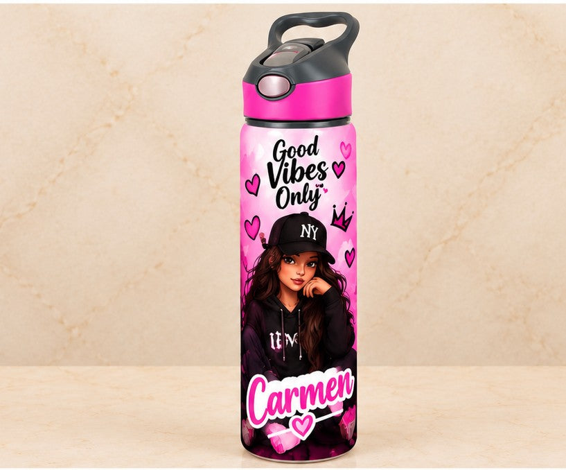 Bidon de apă personalizat cu tânără cu șapcă neagră, Good Vibes Only și nume, 650 ml