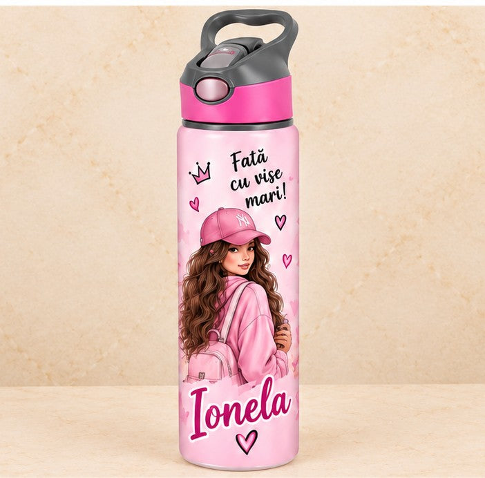 Bidon de apă personalizat cu tânără cu șapcă și rucsac roz și nume, 650 ml