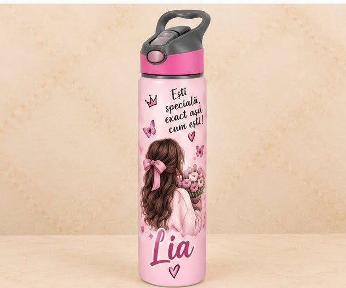 Bidon de apă personalizat cu fetiță cu fundiță roz, flori și nume, 650 ml