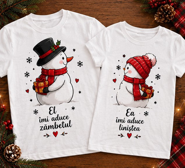 Set 2 tricouri cuplu – El îmi aduce zâmbetul, ea îmi aduce liniștea